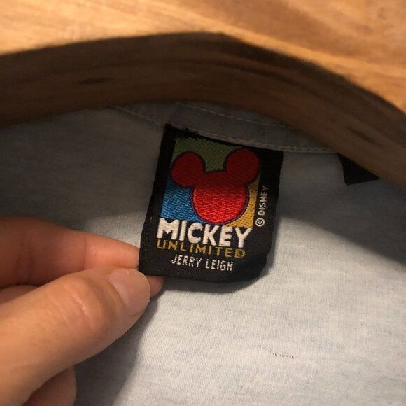 VINTAGE MICKEY MOUSE LIGHT WASH BUTTON DOWN - Picture 6 of 7